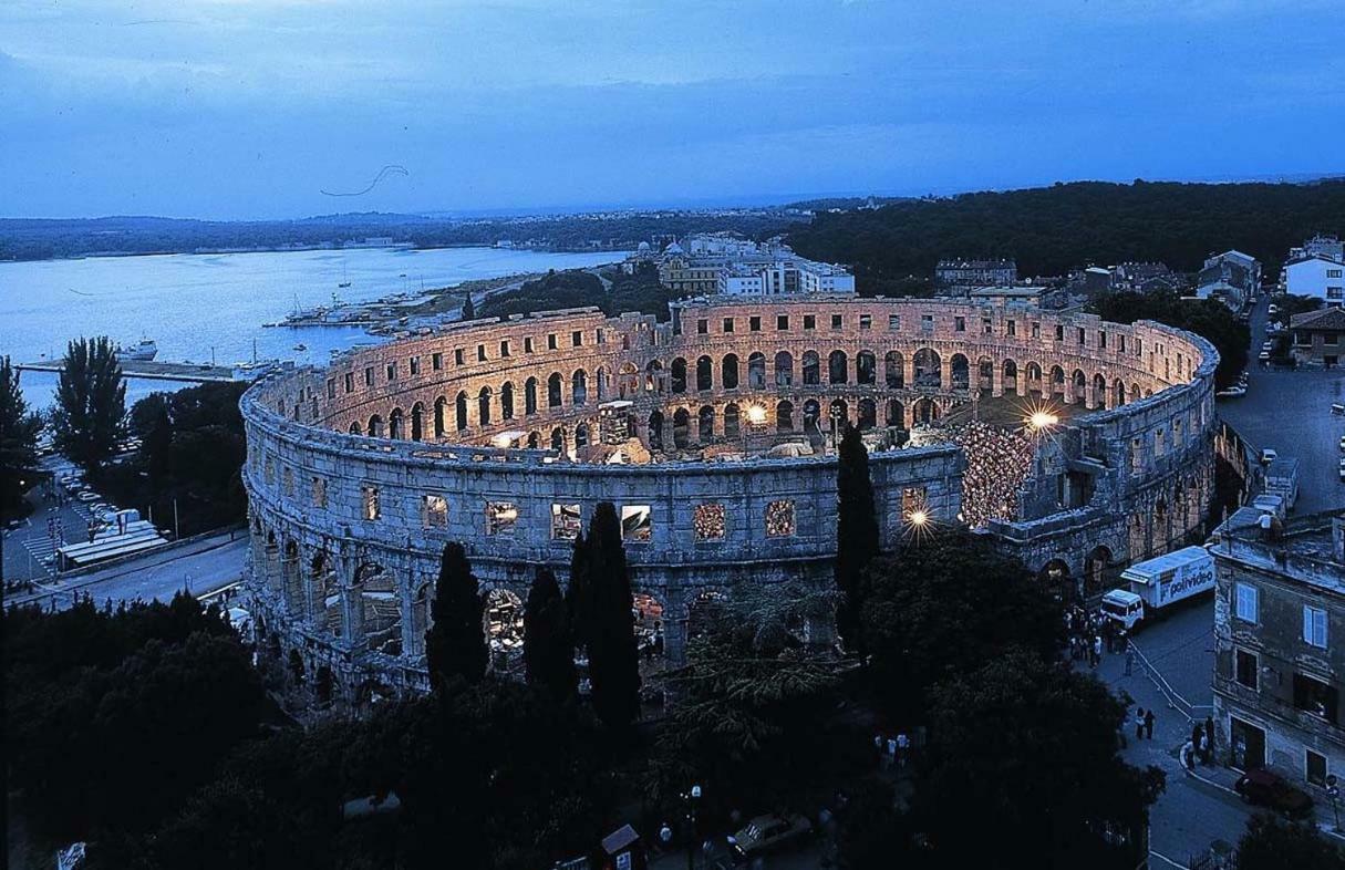 Apartment Mira Pula Exteriér fotografie
